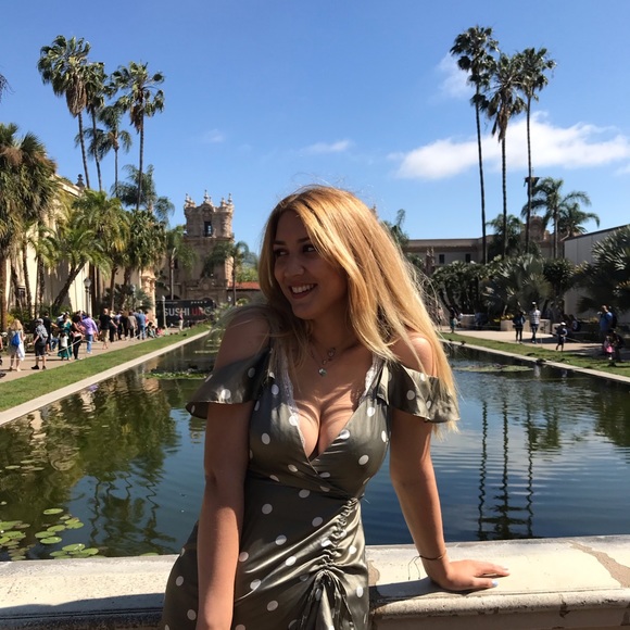 Meet your Posher, Katarina - Picture 1 of 1